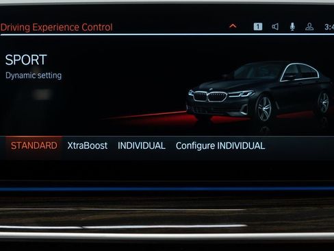 Used 2023 BMW 530e xDrive w/ Premium Package image 25