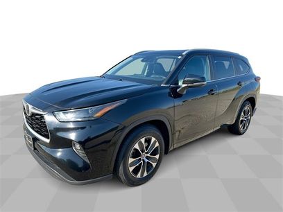 Used 2023 Toyota Highlander XLE