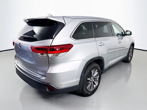 Used 2019 Toyota Highlander XLE w/ Protection Package #3 AWD/4WD image 7