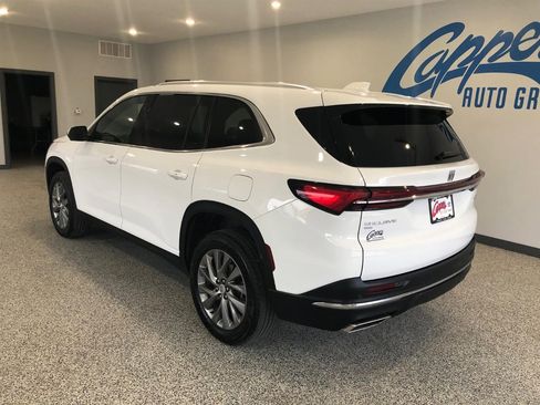 Used 2025 Buick Enclave Preferred image 4