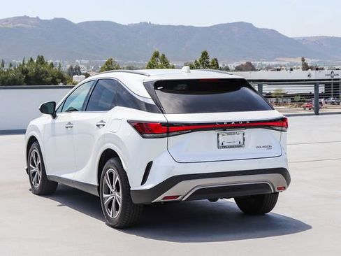 Used 2025 Lexus RX 350h w/ Convenience Package AWD/4WD image 4