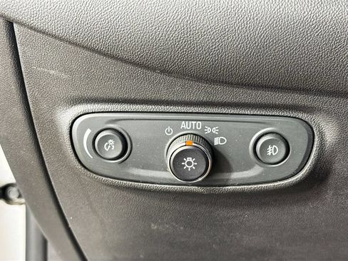 Used 2020 Chevrolet Equinox LT w/ Driver Convenience Package FWD image 12