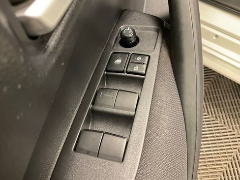 Used 2020 Toyota Corolla LE image 10