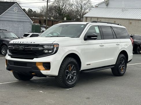 New 2025 Ford Expedition Tremor image 2