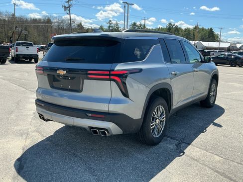 Used 2024 Chevrolet Traverse LT w/ LPO, Floor Liner Package AWD/4WD image 5