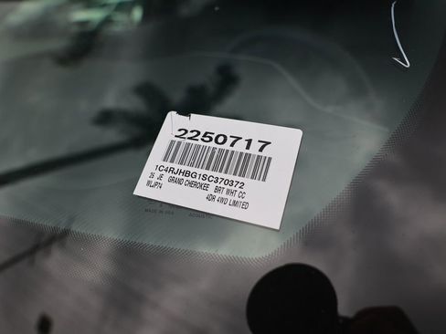 New 2025 Jeep Grand Cherokee Limited image 34