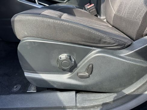 Used 2019 Ford EcoSport SE w/ SE Convenience Package image 12