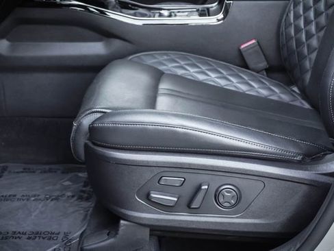 Used 2022 Kia Sorento SX FWD image 11