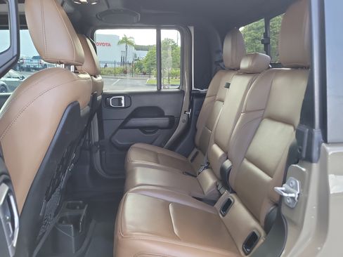Used 2020 Jeep Gladiator Rubicon image 16