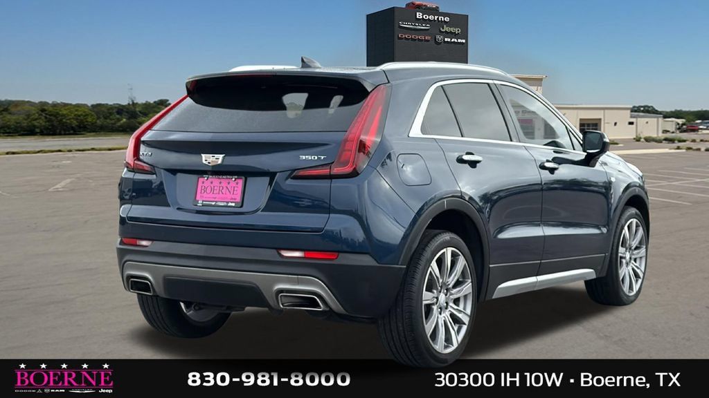 Used 2022 Cadillac XT4 Premium Luxury w/ Cold Weather Package FWD image 3