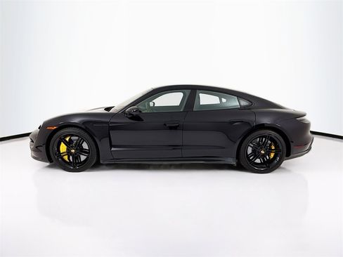 Used 2022 Porsche Taycan Turbo S image 2