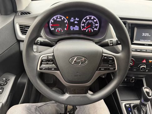 Used 2020 Hyundai Accent SE FWD image 12
