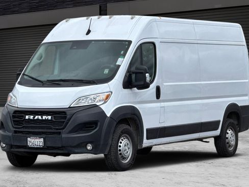 Used 2024 RAM ProMaster 2500 w/ Convenience Group FWD image 9