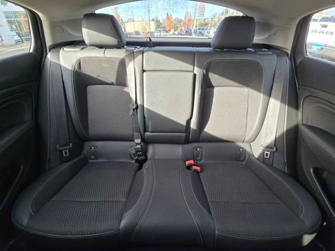 Used 2019 Buick Regal Preferred image 17