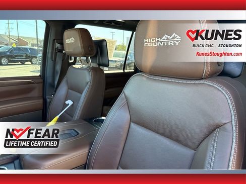 Used 2024 Chevrolet Suburban High Country image 24