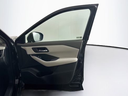 Used 2025 Nissan Rogue SV FWD image 33