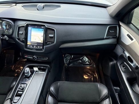 Used 2017 Volvo XC90 T8 R-Design w/ Vision Package image 34