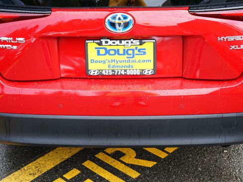 Used 2019 Toyota Prius XLE image 12