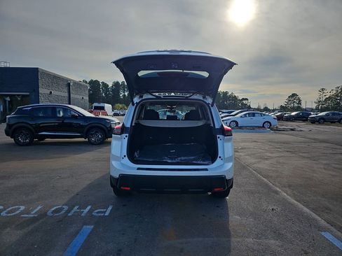 New 2026 Nissan Rogue SV FWD image 17