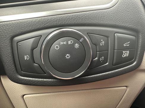 Used 2022 Ford Edge Titanium w/ Equipment Group 301A image 29