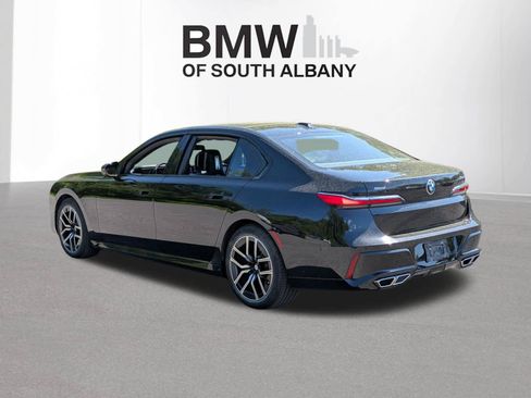Certified 2024 BMW 760i xDrive w/ Executive Package AWD/4WD image 3