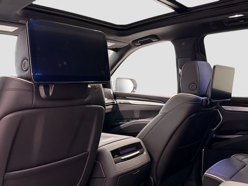 New 2026 Cadillac Escalade ESV Luxury w/ LPO, Floor Liner Package AWD/4WD image 24