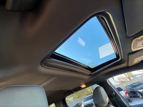 Used 2024 Toyota Sienna XLE Woodland Edition image 14