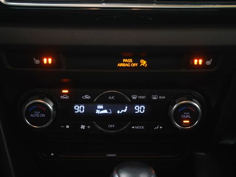 Used 2014 MAZDA MAZDA3 i Grand Touring image 18