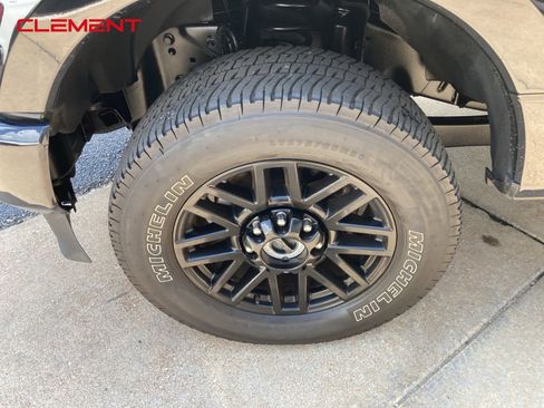 Used 2022 Ford F250 Lariat w/ Black Appearance Pkg image 7