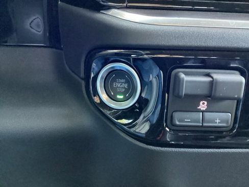 New 2025 GMC Sierra 3500 SLT w/ SLT Premium Package image 30