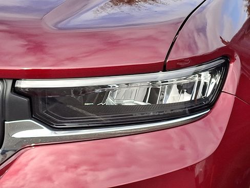 New 2025 Jeep Grand Cherokee Laredo X w/ Luxury Tech Group I image 4