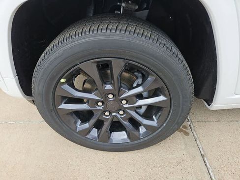 New 2026 Jeep Grand Cherokee Limited Reserve image 14