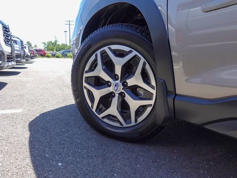 Used 2020 Subaru Forester Premium AWD/4WD image 8