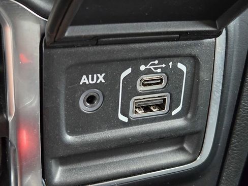 Used 2023 Jeep Wrangler Unlimited Sahara w/ Cold Weather Group image 21