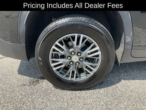 Used 2025 Chevrolet Traverse LT w/ Driver Confidence Package FWD image 26