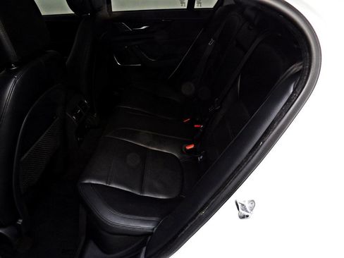 Used 2020 Jaguar XE S image 10