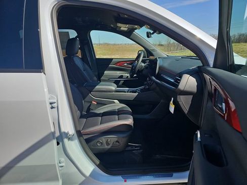 New 2026 Chevrolet Traverse RS FWD image 28