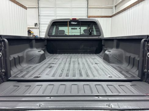 Used 2005 Ford F250 Lariat image 6