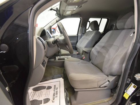 Used 2018 Nissan Frontier SV AWD/4WD image 13
