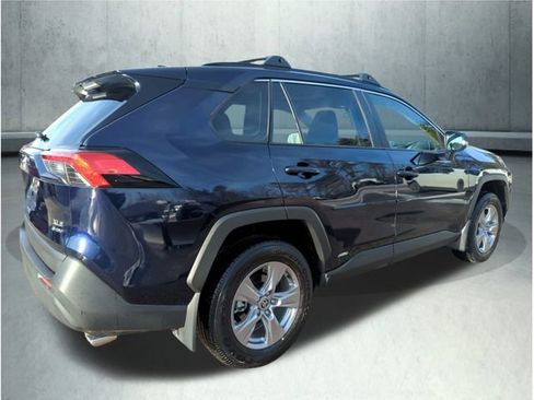 Used 2025 Toyota RAV4 XLE image 6