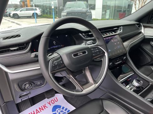 New 2025 Jeep Grand Cherokee L Limited image 6