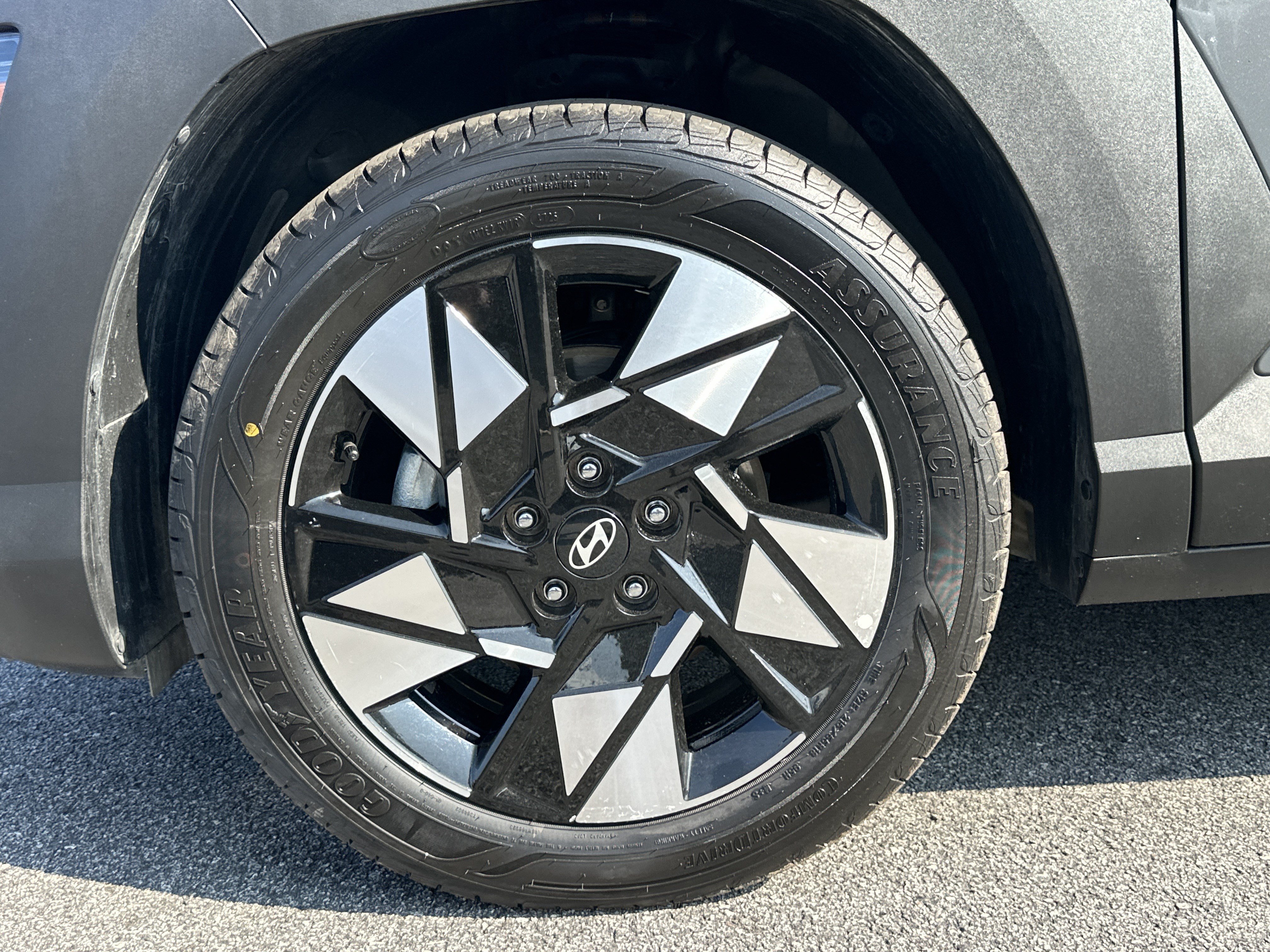 Used 2025 Hyundai Kona SEL FWD image 12
