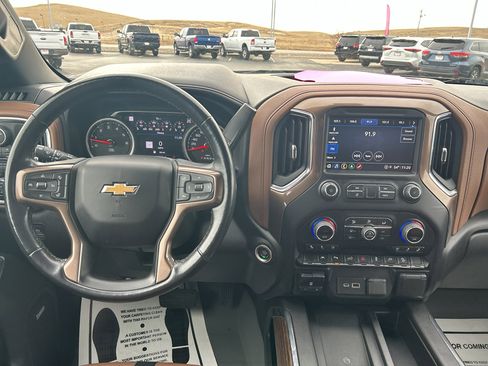 Used 2022 Chevrolet Silverado 1500 High Country w/ Technology Package image 15