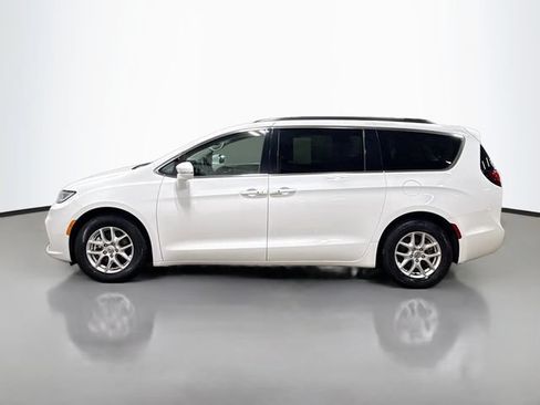 Used 2022 Chrysler Pacifica Touring-L FWD image 7