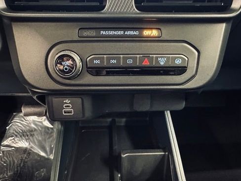 New 2025 Ford Maverick XL w/ Equipment Group 101A image 30