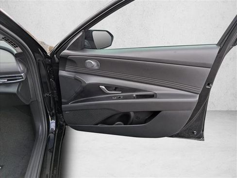 New 2026 Hyundai Elantra Limited image 27