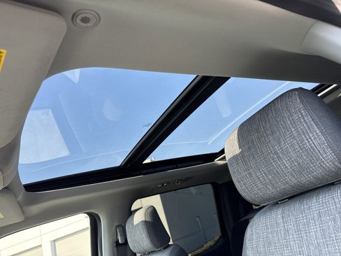 Used 2024 Ford F250 XLT w/ Black Appearance Package image 18