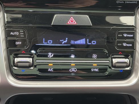 Used 2023 Kia Sorento S w/ Panoramic Sunroof Package AWD/4WD image 19