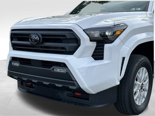 Used 2026 Toyota Tacoma SR5 AWD/4WD image 9