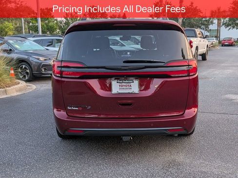 Used 2022 Chrysler Pacifica Touring-L w/ S Appearance Package FWD image 5